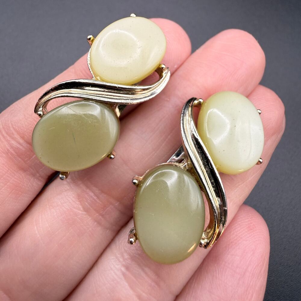 Vintage Coro Thermoset MCM Avocado Green Clip Earrings Mid Century Modern